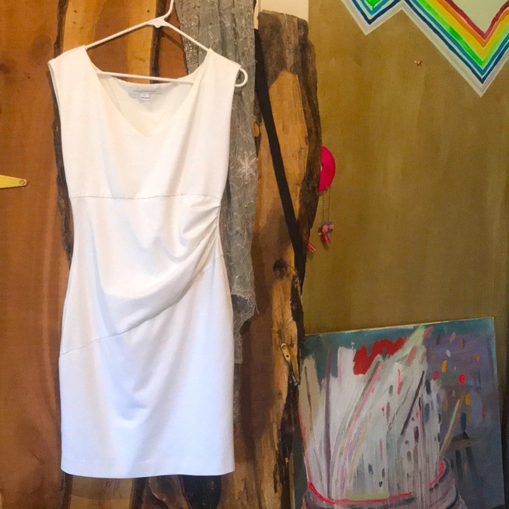 DVF White Sleeveless Bodycon Sheath Dress EUC 10